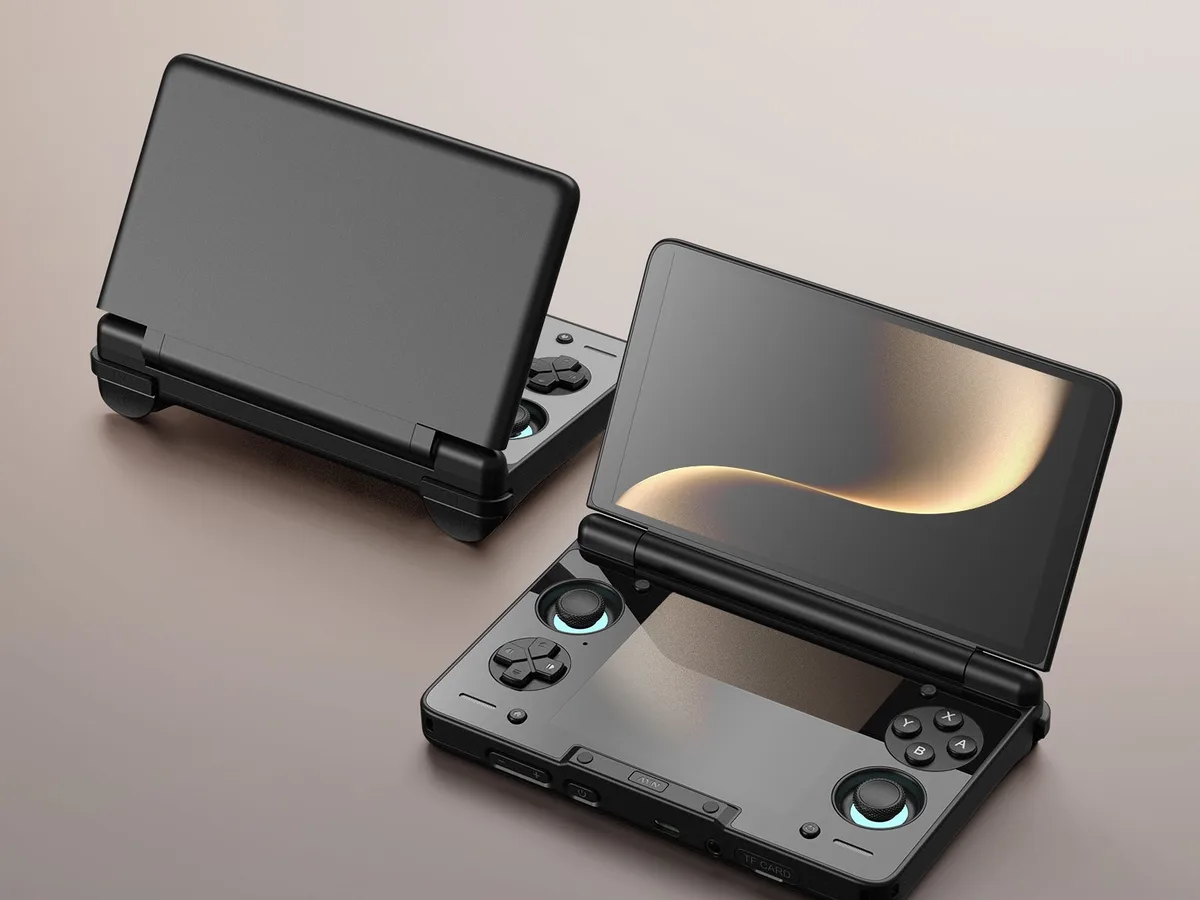 AYN Thor noire ouverte, double écran AMOLED, vue de trois quarts